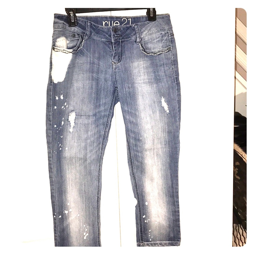 Rue21 Light Wash Distressed Cropped Jeans